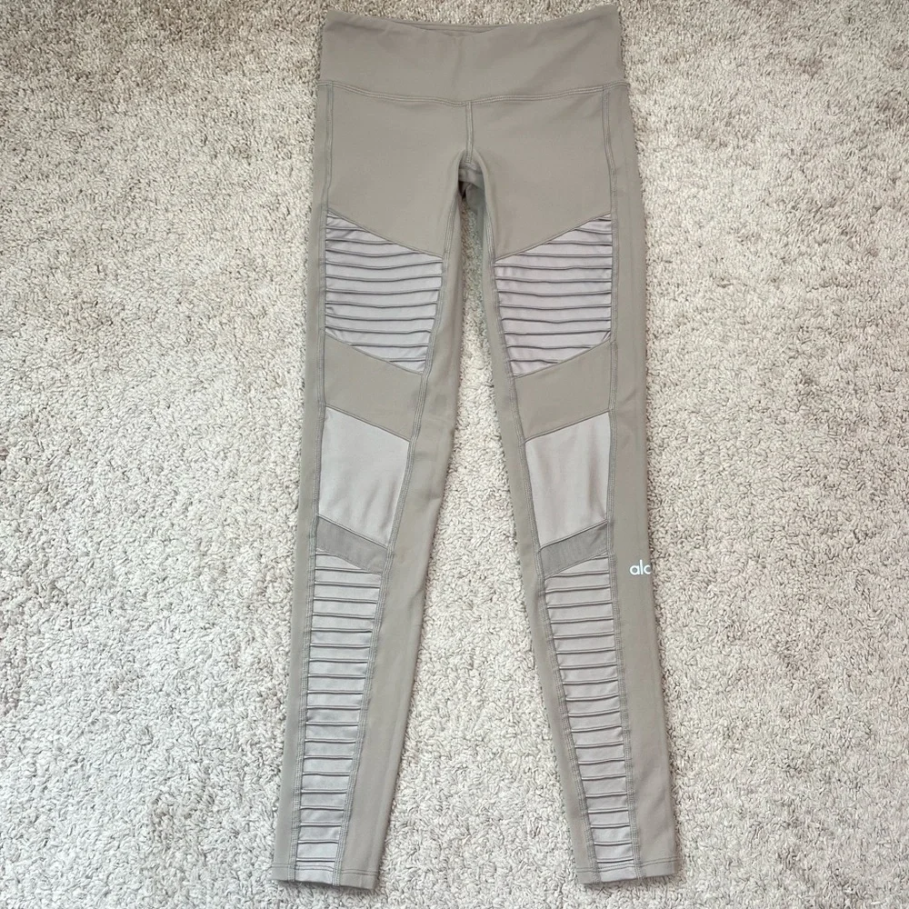 Alo Yoga Mid-Rise Motto Leggings Women’s Workout Pants in Gravel Gloss Size XS